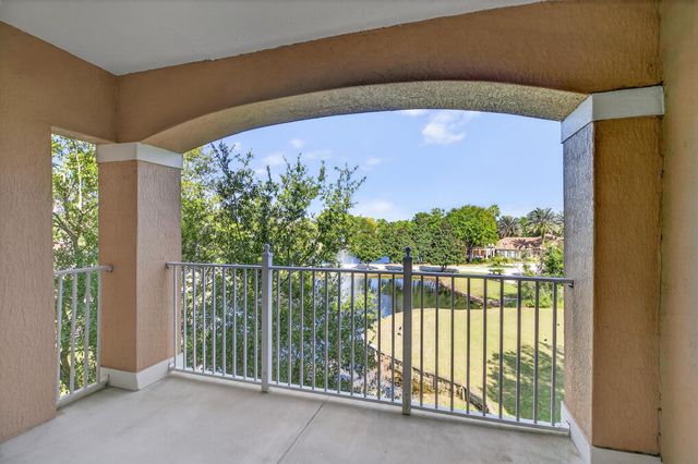 625 Fairway Dr 302, St Augustine, FL 32084