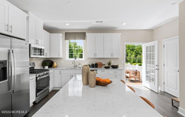 10 Bella Court, Manalapan, NJ 07726