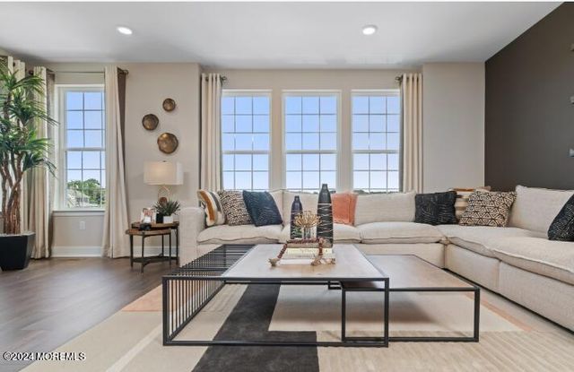10 Bella Court, Manalapan, NJ 07726