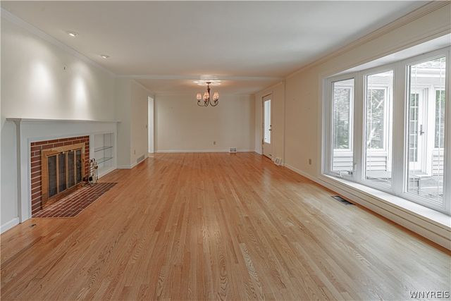 70 Westchester Rd, Amherst, NY 14221