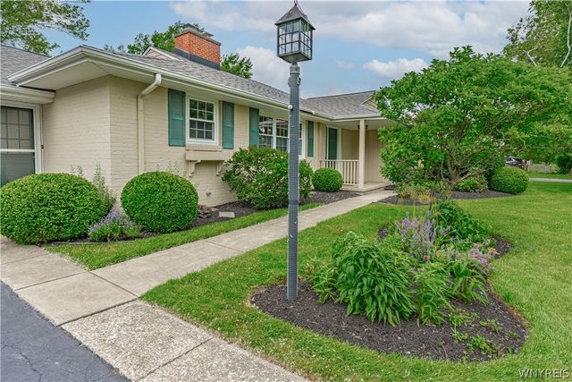 70 Westchester Rd, Amherst, NY 14221