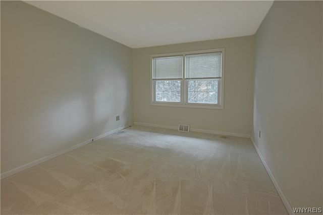 70 Westchester Rd, Amherst, NY 14221