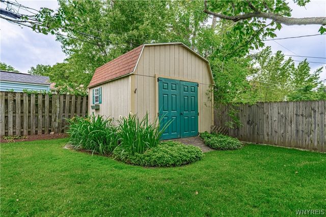 70 Westchester Rd, Amherst, NY 14221