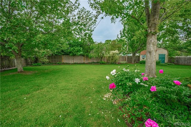 70 Westchester Rd, Amherst, NY 14221