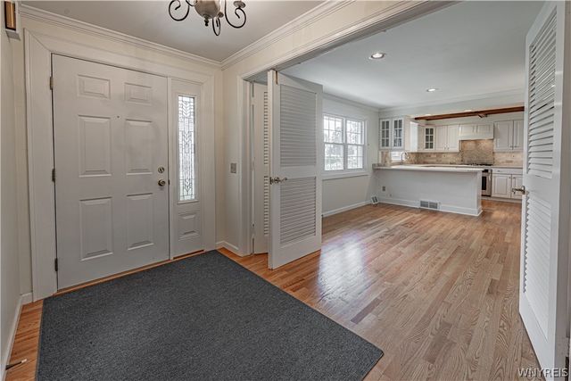 70 Westchester Rd, Amherst, NY 14221