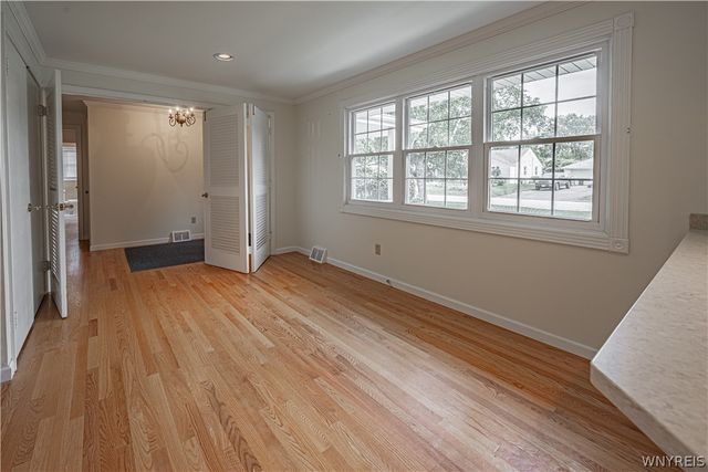70 Westchester Rd, Amherst, NY 14221
