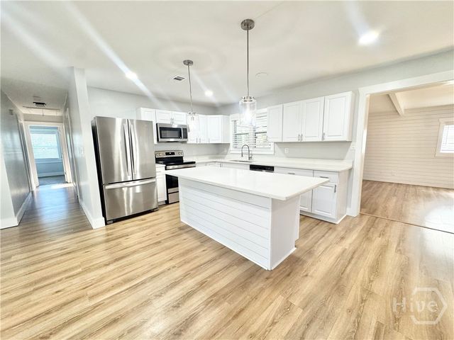 607 Dyches Drive, Savannah, GA 31406