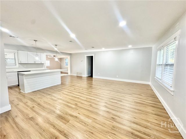 607 Dyches Drive, Savannah, GA 31406