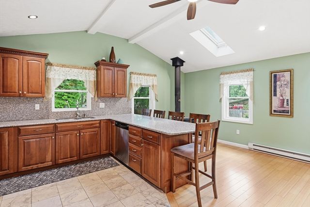 160 East St, South Hadley, MA 01075