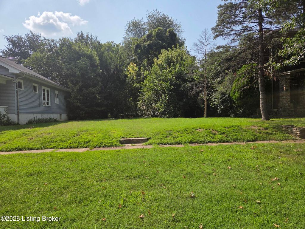 226 Shawnee Dr, Louisville, KY 40212