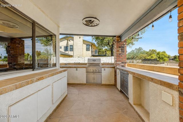2031 W MADERO Avenue, Mesa, AZ 85202