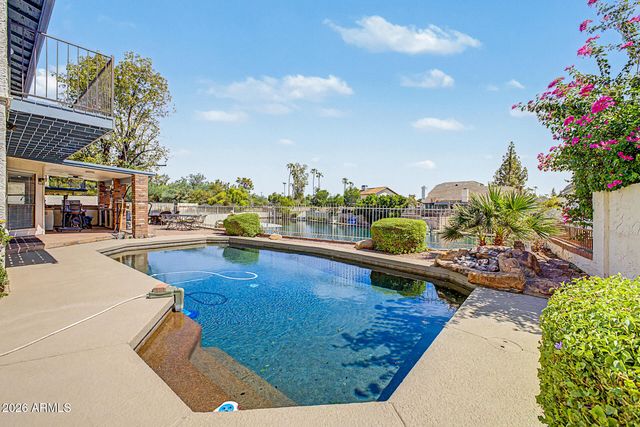 2031 W MADERO Avenue, Mesa, AZ 85202