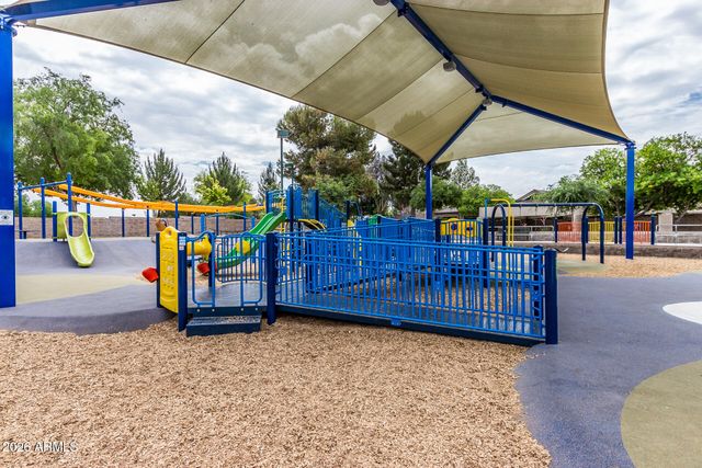 2031 W MADERO Avenue, Mesa, AZ 85202