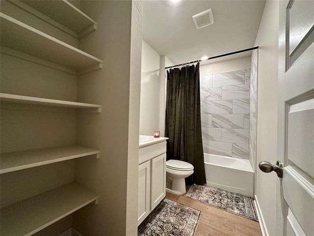 9049 NW 149th Street, Yukon, OK 73099