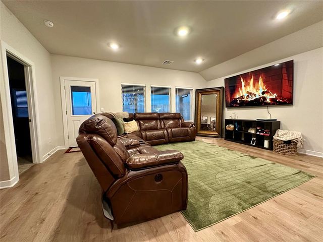 9049 NW 149th Street, Yukon, OK 73099