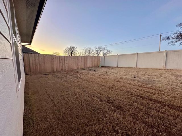 9049 NW 149th Street, Yukon, OK 73099