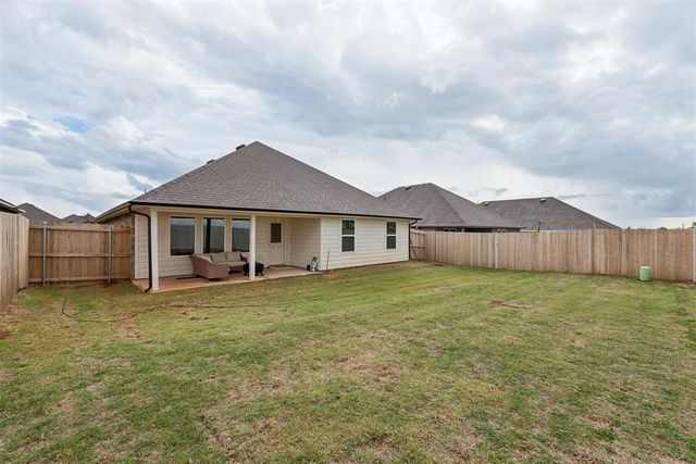 9049 NW 149th Street, Yukon, OK 73099