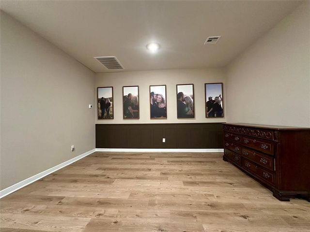 9049 NW 149th Street, Yukon, OK 73099