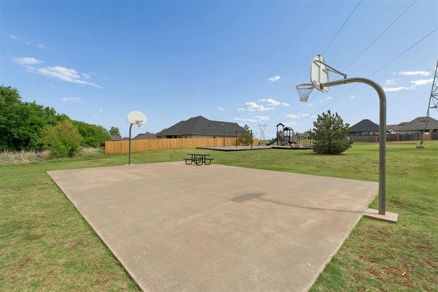 9049 NW 149th Street, Yukon, OK 73099
