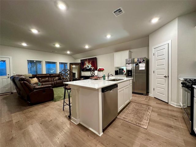 9049 NW 149th Street, Yukon, OK 73099