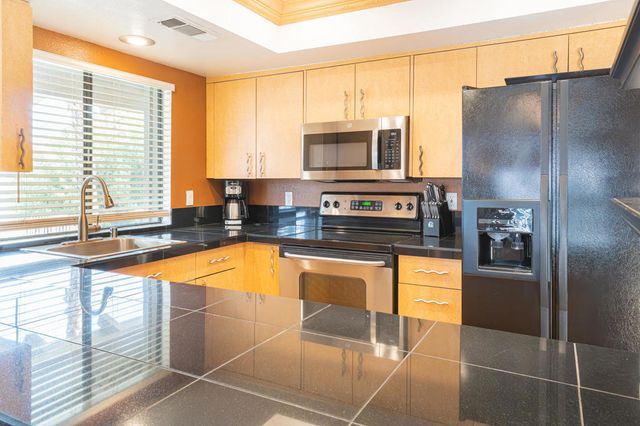 46631 Arapahoe Lane B, Indian Wells, CA 92210