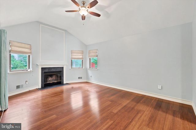 54 SUGARHILL RD, Manahawkin, NJ 08050