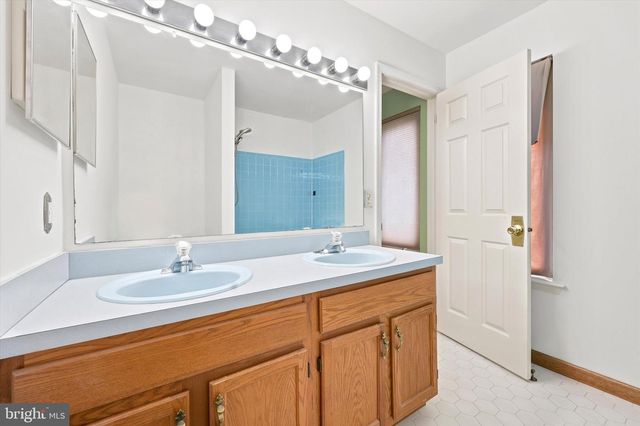 54 SUGARHILL RD, Manahawkin, NJ 08050