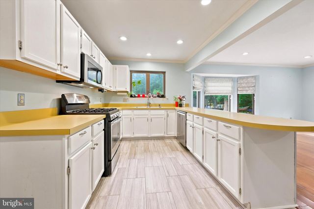 54 SUGARHILL RD, Manahawkin, NJ 08050