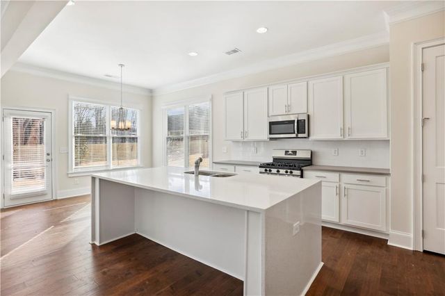 5907 Creek Indian Drive, Sugar Hill, GA 30518