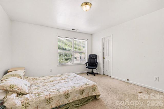 8207 Belmont Stables Drive, Charlotte, NC 28216