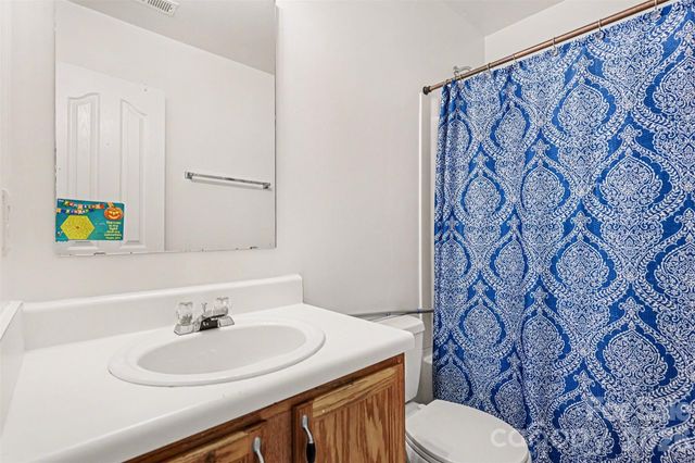 8207 Belmont Stables Drive, Charlotte, NC 28216