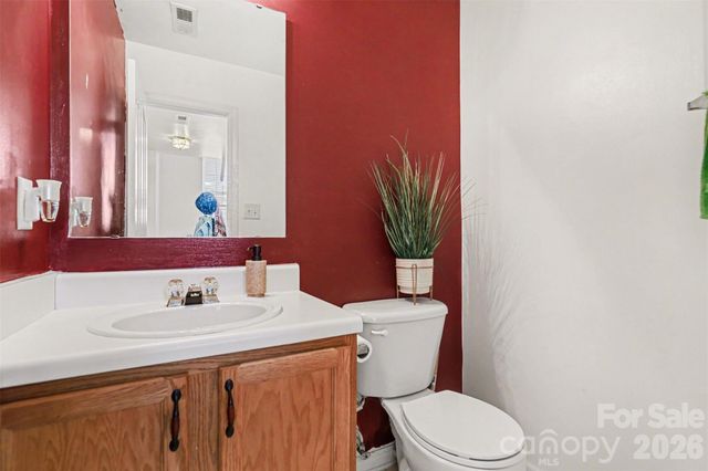 8207 Belmont Stables Drive, Charlotte, NC 28216