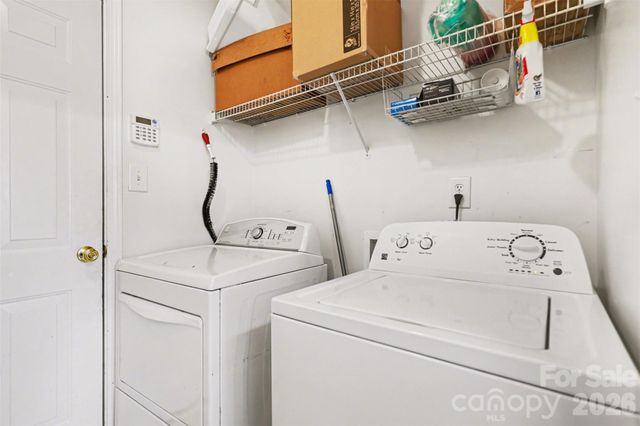 8207 Belmont Stables Drive, Charlotte, NC 28216