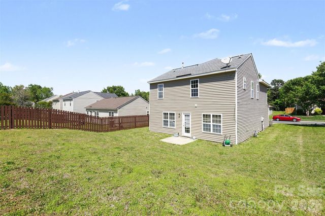 8207 Belmont Stables Drive, Charlotte, NC 28216