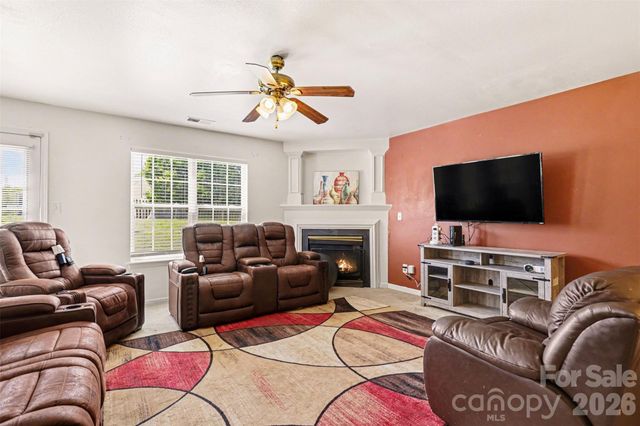 8207 Belmont Stables Drive, Charlotte, NC 28216