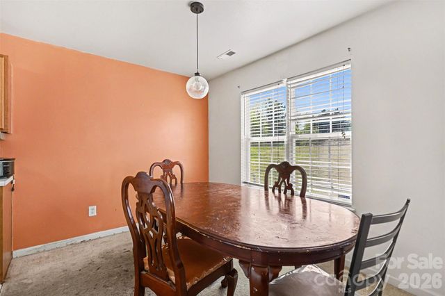 8207 Belmont Stables Drive, Charlotte, NC 28216