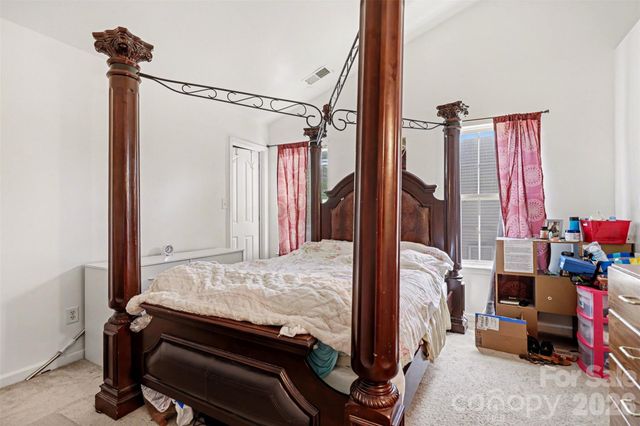 8207 Belmont Stables Drive, Charlotte, NC 28216