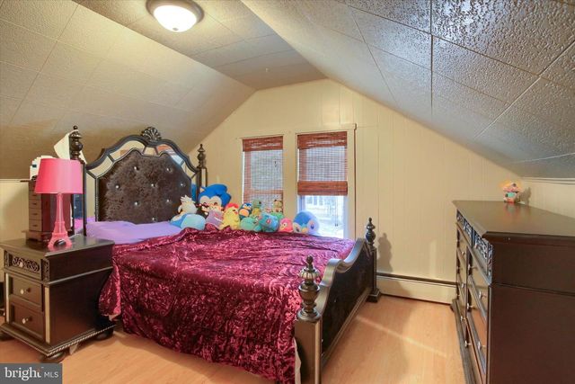 64 E MAIN ST, Elizabethville, PA 17023