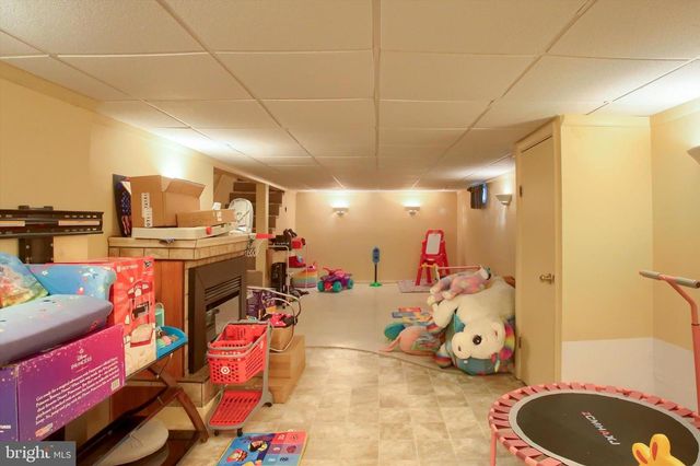 64 E MAIN ST, Elizabethville, PA 17023
