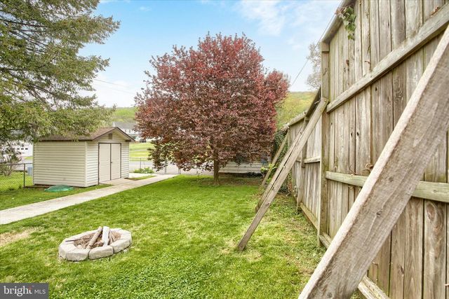 64 E MAIN ST, Elizabethville, PA 17023