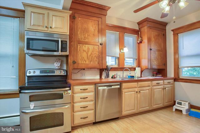 64 E MAIN ST, Elizabethville, PA 17023