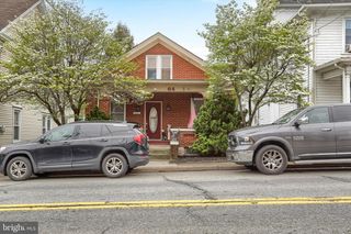 64 E MAIN ST, Elizabethville, PA 17023