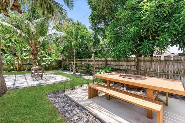 350 Forest Hill Boulevard, West Palm Beach, FL 33405
