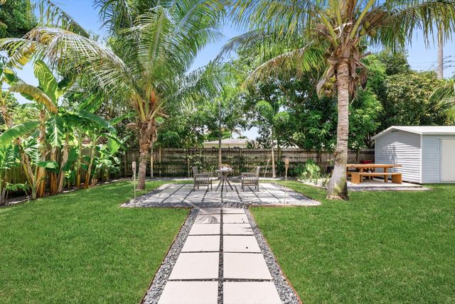 350 Forest Hill Boulevard, West Palm Beach, FL 33405