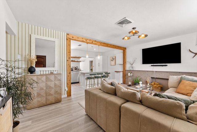 350 Forest Hill Boulevard, West Palm Beach, FL 33405