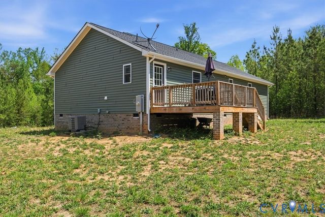 378 Halls Store Rd, Mineral, VA 23117