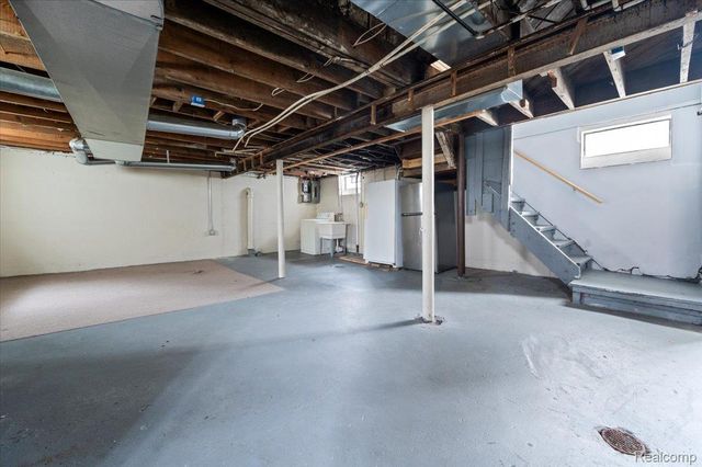 18290 Prairie Street, Detroit, MI 48221