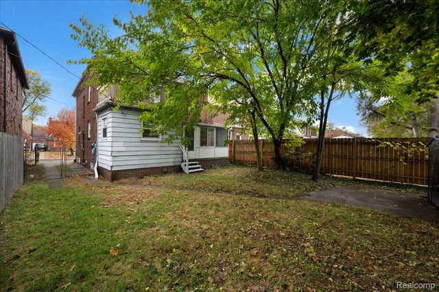 18290 Prairie Street, Detroit, MI 48221
