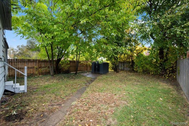 18290 Prairie Street, Detroit, MI 48221