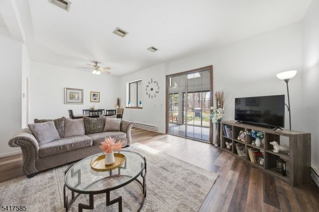 202 Joseph Ln, Mine Hill Twp., NJ 07803